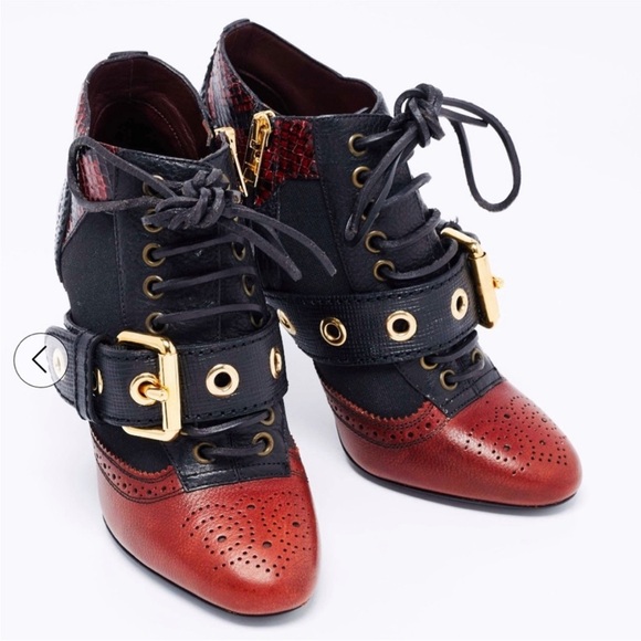 Burberry Black/Brown Python and Leather
Buckle Ankle booties NEW - Picture 4 of 11